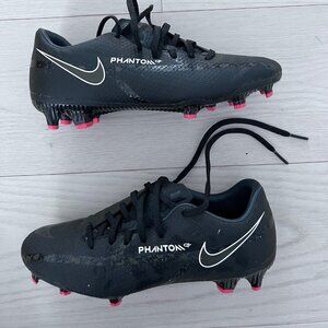 Nike DA4433 Phantom Soccer Cleats Boys  ( 4.5 )